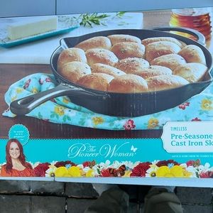 12 inch cast-iron skillet that is seasoned